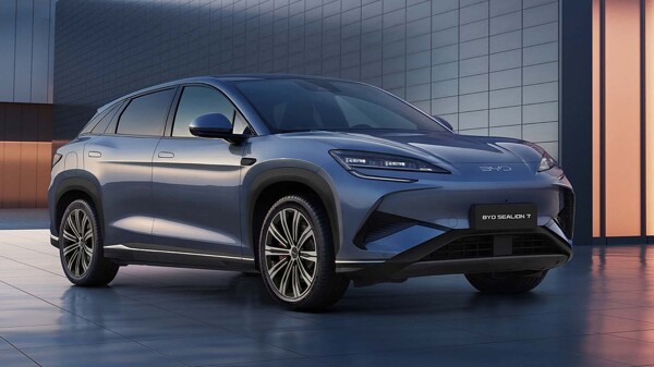 BYD SUV owner from Mexico reports trunk malfunction and takes legal action