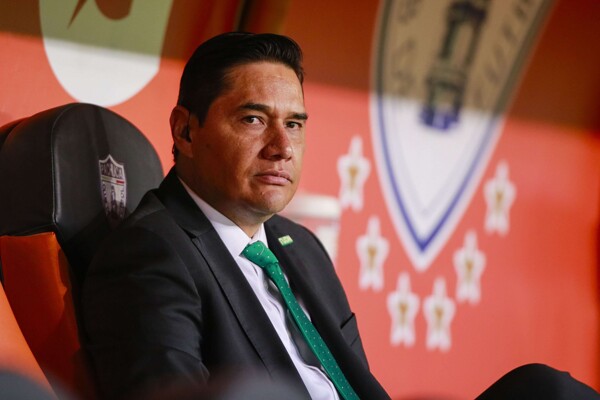 Former footballer Moisés Muñoz hospitalized