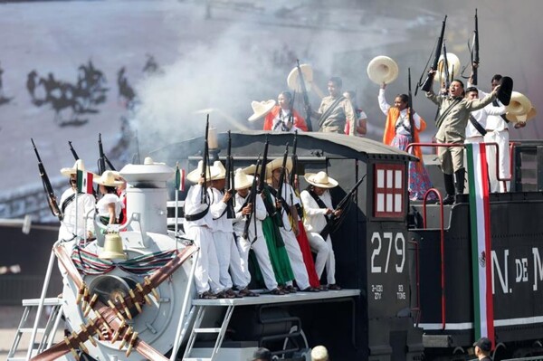 Mexican President Stresses Relevance of Revolutionary Values