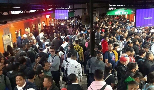 Метро CDMX сталкивается с серьезными задержками обслуживания