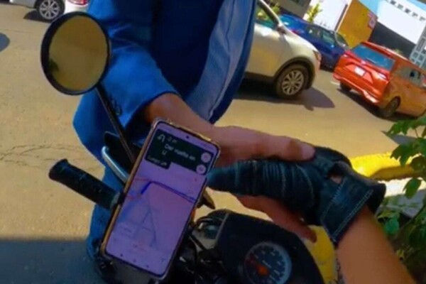 Мотоциклист спас бизнесмена от потери рейса