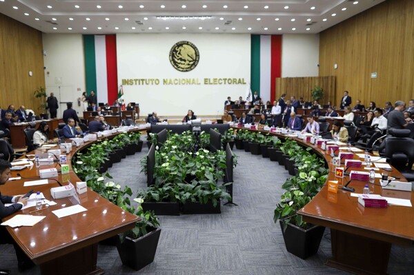 INE Counselors Say Farewell and Call to Defend Institution's Autonomy