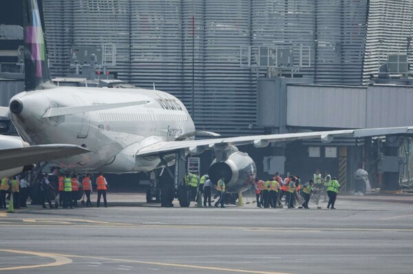 Rains in Mexico City cause airport disruptions