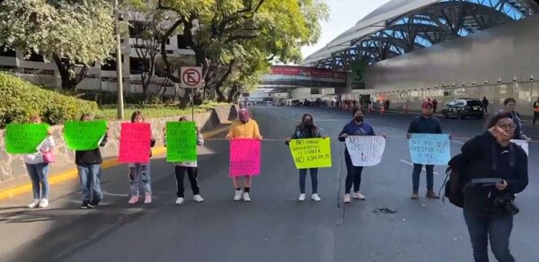 Parents Protest Drug Shortages at Mexico City Airport