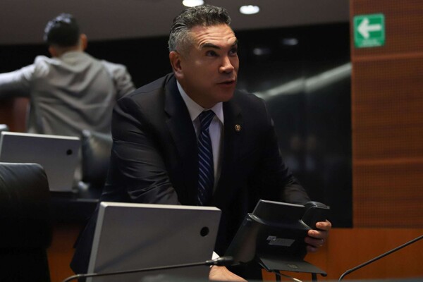 Senador mexicano recomienda a Sheinbaum no asistir a la cumbre de Barcelona