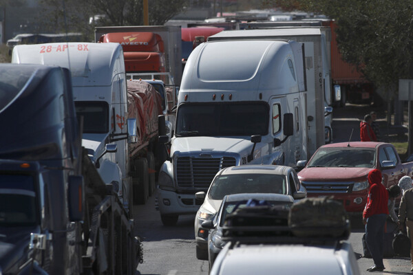 Mexican Transporters and Farmers Prepare for Strike Over Security Issues