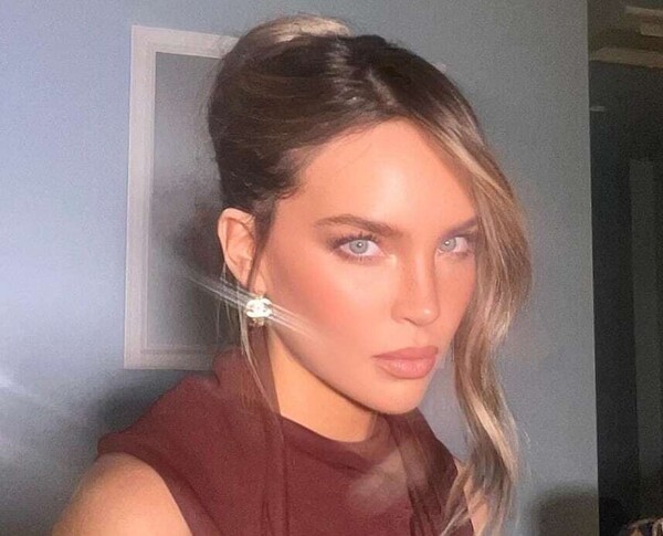 Belinda Brings Halloween Spirit with Vampire Bride Costume