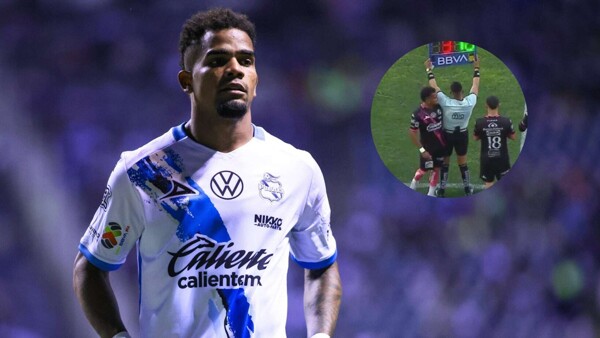 El futbolista mexicano es expulsado tras un incidente con el árbitro