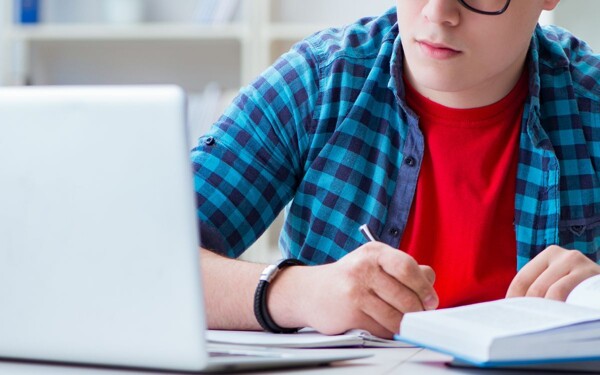 UNAM to Hold 2026 Entrance Exam Online with AI Support