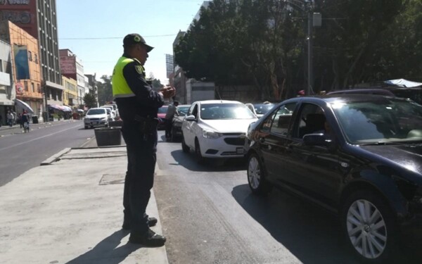 Arrest of Fake Traffic Agent in Mexico City