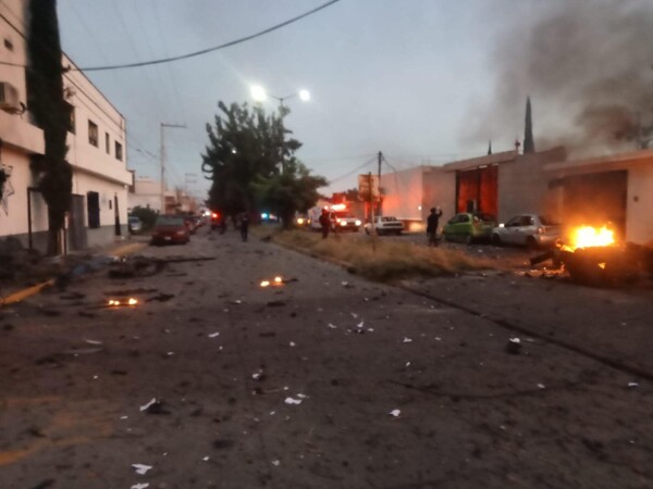 Автомобильная бомба взорвалась в Акамбаро, пострадали полицейские