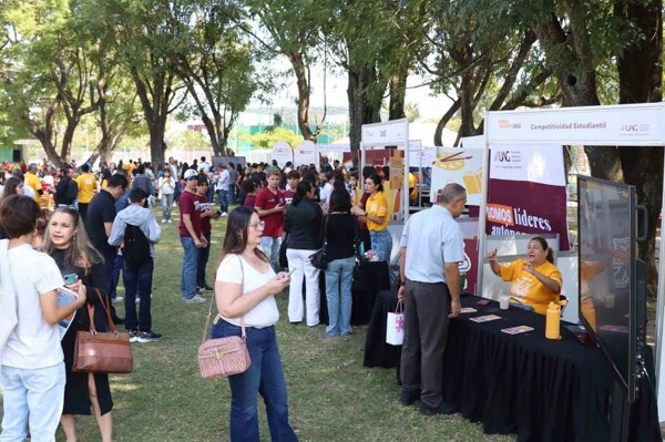 Автономный университет Гвадалахары провел Open House 2025 для помощи молодежи