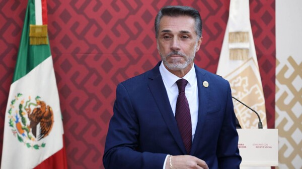 演员塞尔吉奥·马耶尔竞选墨西哥城政府首脑