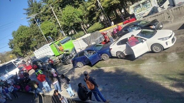 Accident on the Mexico-Toluca highway leaves 19 injured