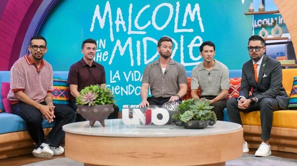 'Malcolm in the Middle' Cast Visits Mexico
