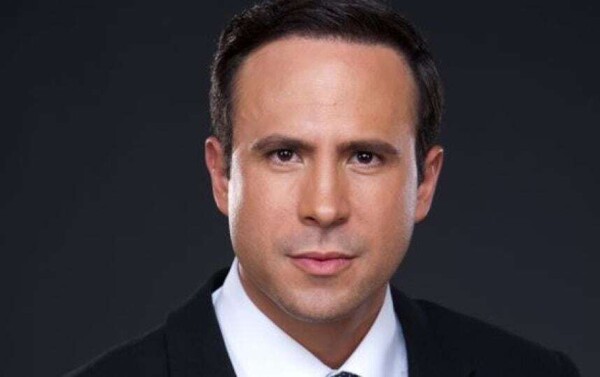 Ulises de la Torre: From TV Host to Taco Vendor