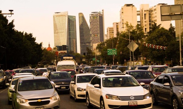 Hoy No Circula Regulations on April 17