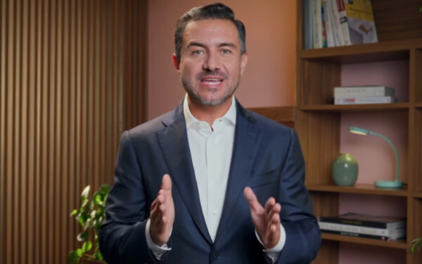 Сенатор Юнес поддерживает президента Шейнбаум на фоне контроверсии