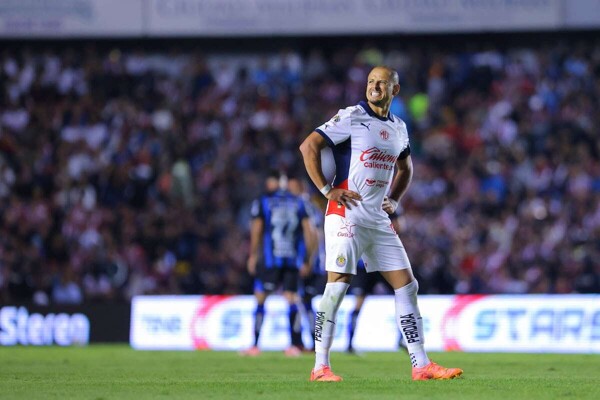 Chicharito's Deceptive Return to Chivas