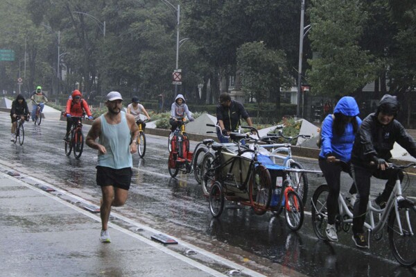 Rain and Low Temperatures Expected in Mexico City