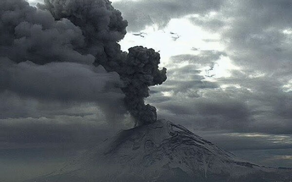 Вулкан Попокатепетль остается на Желтом этапе 2