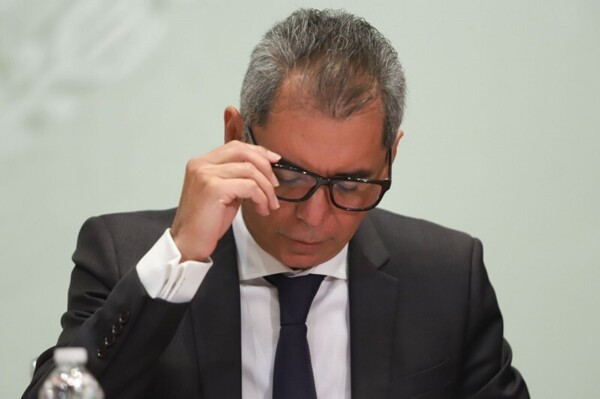 Mexico's government introduces gasoline subsidies