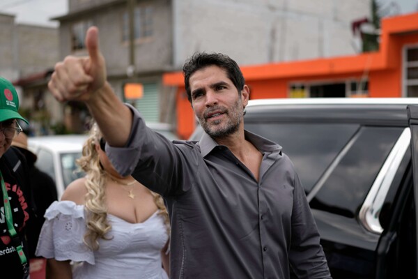 Полемика междуEduardo Verástegui иWendy Guevara