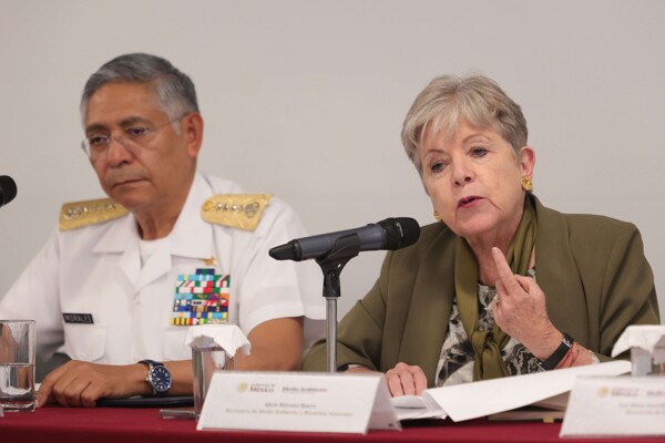 Mexican Beaches Cleaned After Oil Spill