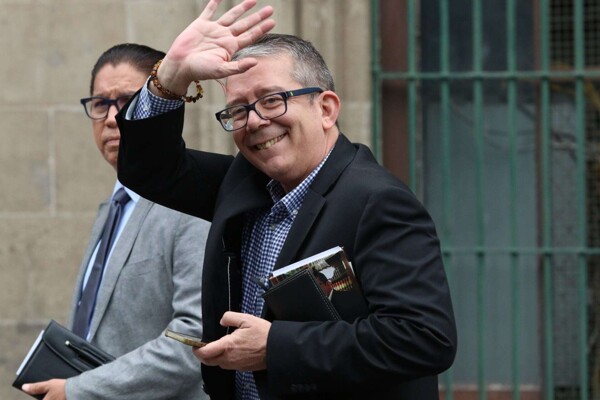 墨西哥政治丑闻：因“阳台照片”可能辞职