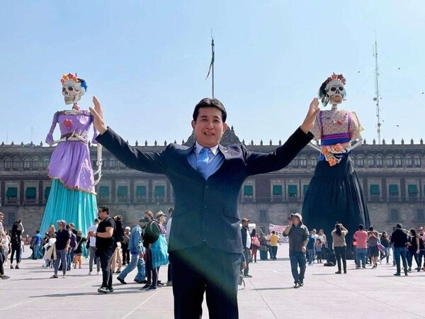 Japanese Ambassador Bids Farewell to Mexico City