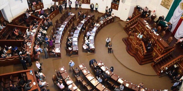 Конгресс Мехико принимает 'Закон Паолы Буэнростро', признавая трансфеминицид преступлением