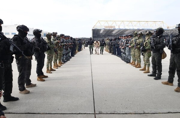 Mexico Transfers 37 Prisoners to US for Criminal Ties