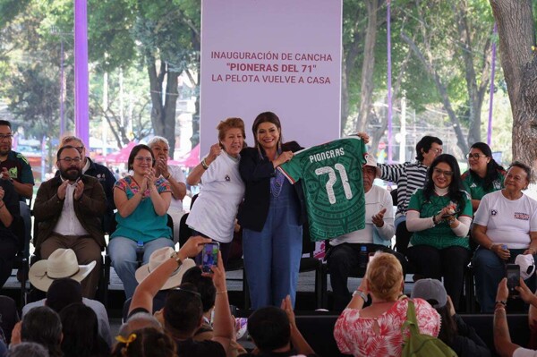 Mexican '71 Football Pioneers Finally Receive Their Due