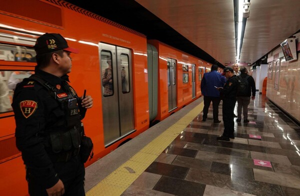 Severe delays in the Mexico City Metro