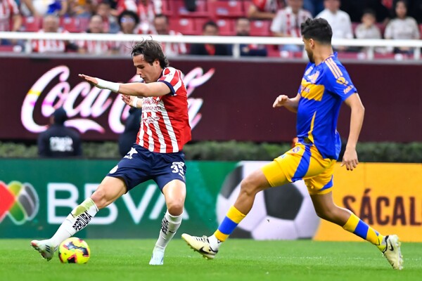 Chivas and Tigres draw in thrilling match