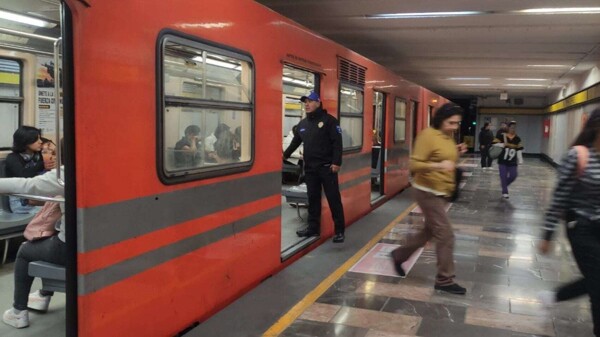 Metro Mexico City Faces Delays and High Passenger Flow