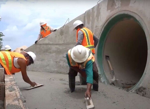 Construction of wildlife crossings for the Mexico-Querétaro train