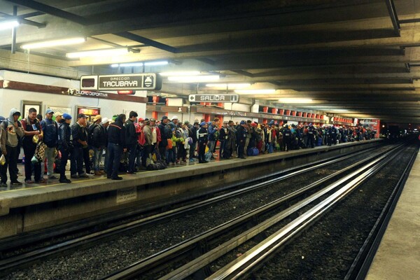 Metro Line B Faces Major Delays in Mexico City