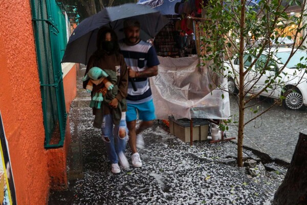 Rain and Hail Expected in Mexico City