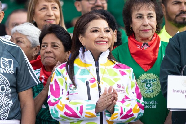 Mexico City Honors Pioneers of Women's Football