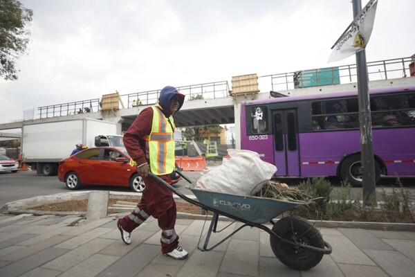 Two months before the World Cup: Mexico City suffers from preparations amidst dust and vibrations