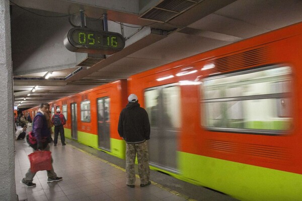 Метро CDMX сообщает о задержках и высоком объеме пассажиров