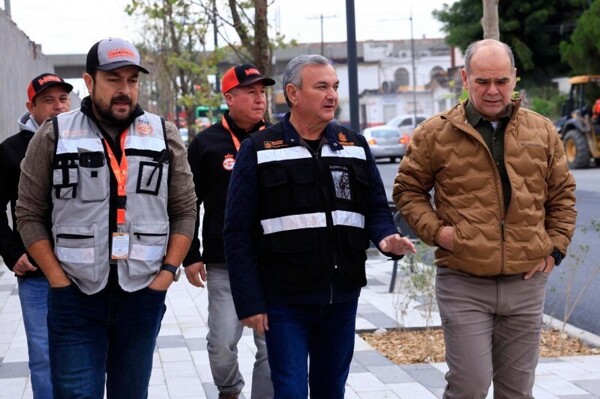 瓜达卢佩政府修复道路基础设施